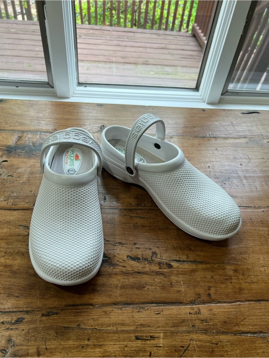 Veggies Shoes - Women’s White Mesh Slip-On Clogs with Adjustable Heel Strap